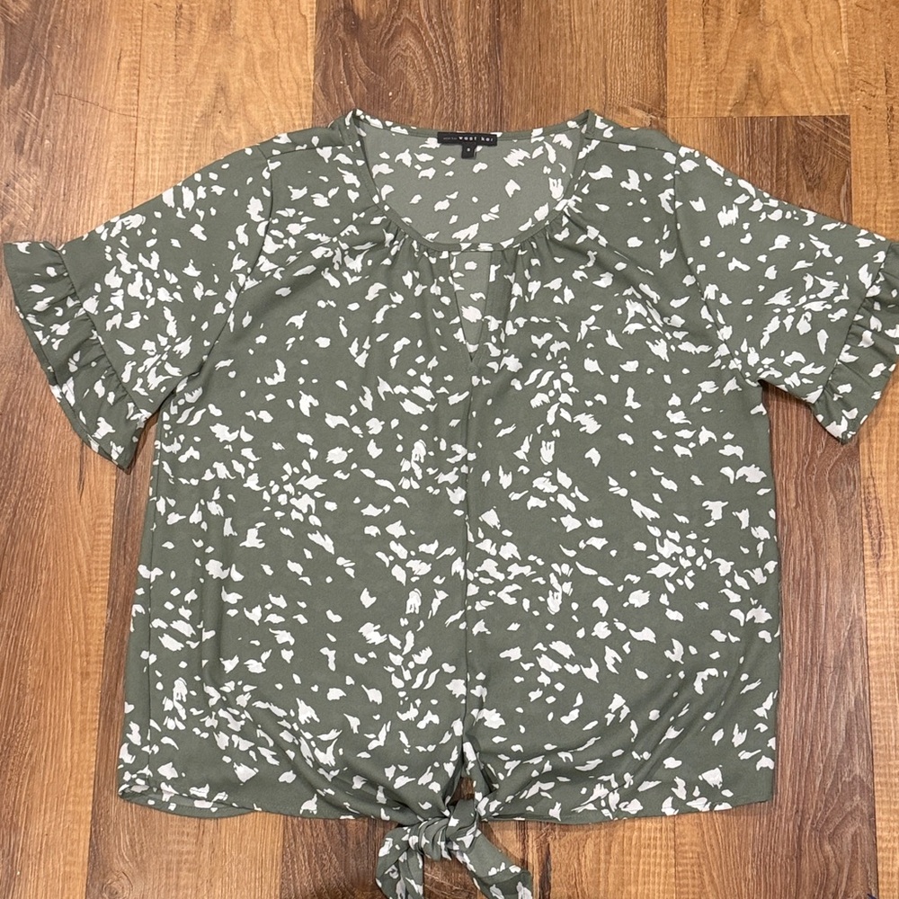 West Kei Women’s Floral Chiffon Blouse With Tie in Front (Size: S)(EUC)